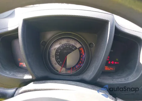 2014 Scion Xd z USA, uszkodzony, nr VIN JTKKUPB45E1042034